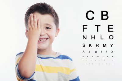 La hipermetropía es un error de refracción. El ojo no puede enfocar de cerca.