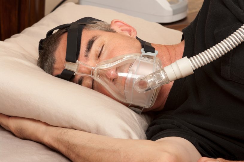 Hábitos de sueño adecuados para evitar la apnea del sueño.