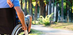 ¿Qué síntomas tiene la esclerosis múltiple?