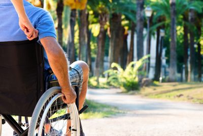 ¿Qué síntomas tiene la esclerosis múltiple?