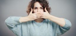 La halitosis tiene su origen en una ineficiente higiene bucal.