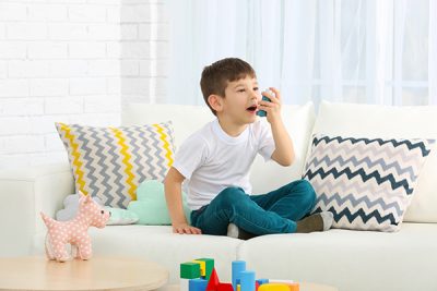 El asma en niños puede variar a lo largo del año.