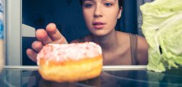 ¿Qué señales pueden alertar de que existe bulimia? CinfaSalud