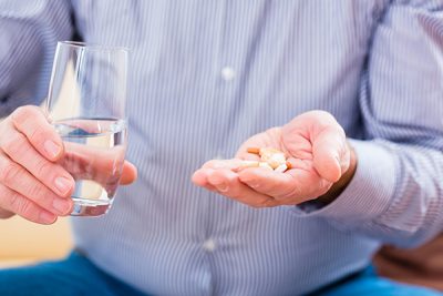 Los medicamentos se dispensan en las farmacias.. CinfaSalud