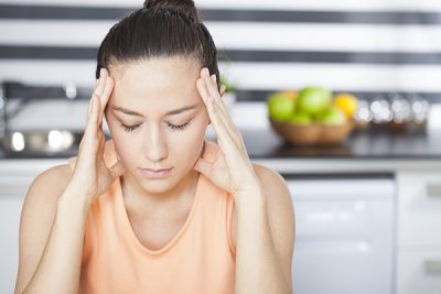 ¿Cómo mitigar los síntomas de la migraña? CinfaSalud