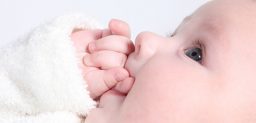 Qué es y cómo se trata la costra láctea en los bebés, Estilo de Vida  Madres