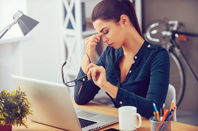 ¿Cómo afrontar el estrés laboral? CinfaSalud
