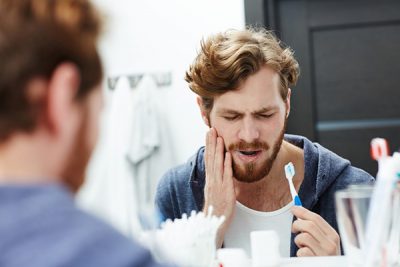 La hipersensibilidad dental puede manifestarse en cualquier diente.