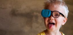 El ojo vago y el estrabismo son problemas de visión frecuentes en niños.