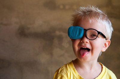 El ojo vago y el estrabismo son problemas de visión frecuentes en niños.