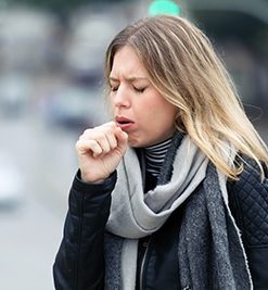 ¿Qué es bueno tomar para la tos? CinfaSalud