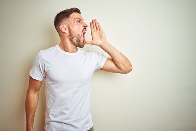 El Síndrome de Tourette es un trastorno neurológico hereditario que provoca tics motores y vocales.