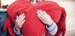 La debilidad muscular es uno de los síntomas de la Distrofia Muscular de Duchenne.
