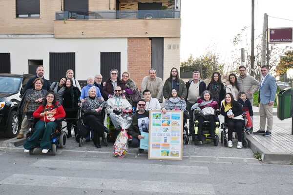 El apoyo psicológico es fundamental para pacientes y familias, ya que afrontar una enfermedad crónica y progresiva provoca un fuerte impacto emocional. Para ello, los/as terapeutas pueden proporcionar asesoramiento y estrategias de afrontamiento y de manejo del estrés. 