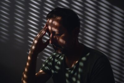 La fotofobia es la intolerancia anormal y extrema a la luz.