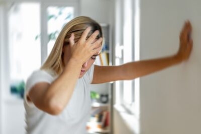 El síncope es una pérdida súbita y breve de la consciencia que se recupera de forma espontánea.